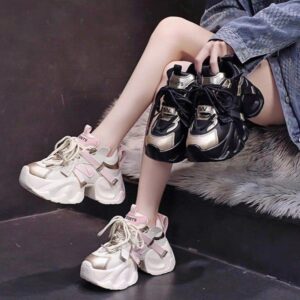 Height-enhancing shoes for women